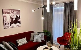 Apartamenty Kielce- Klonowa nad zalewem, 1-14 osób, faktura, parking, centrum